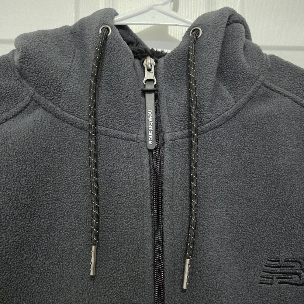 New Balance details hood